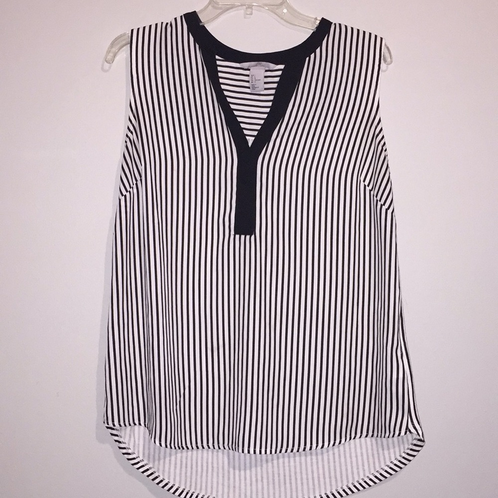 100% Viscose H&M Black and White Striped Blouse